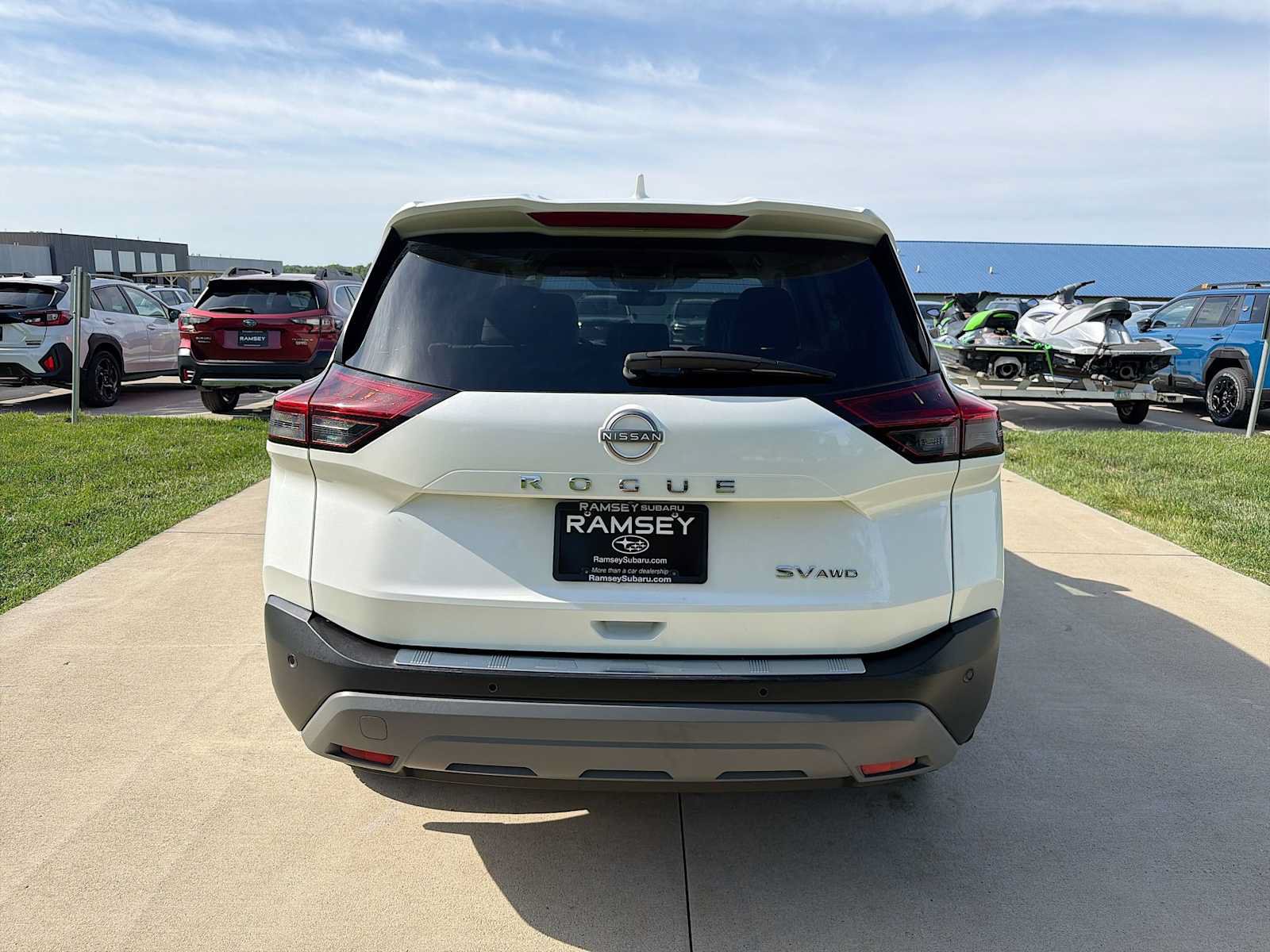 Used 2023 Nissan Rogue SV AWD/4WD image 5