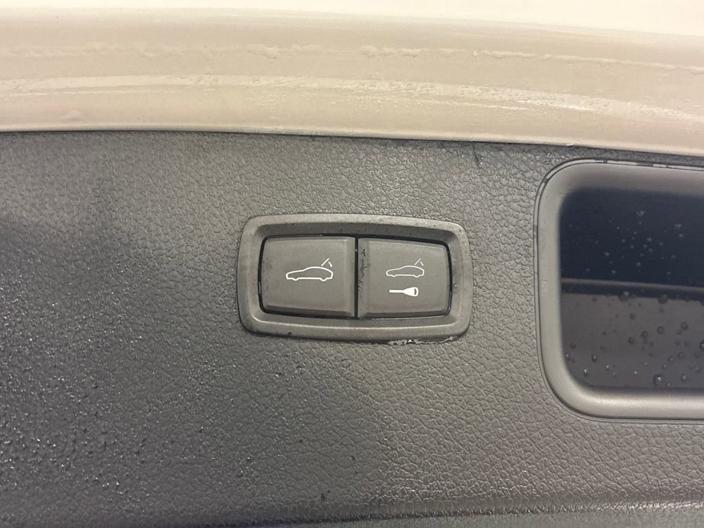 Used 2024 Porsche Macan image 17