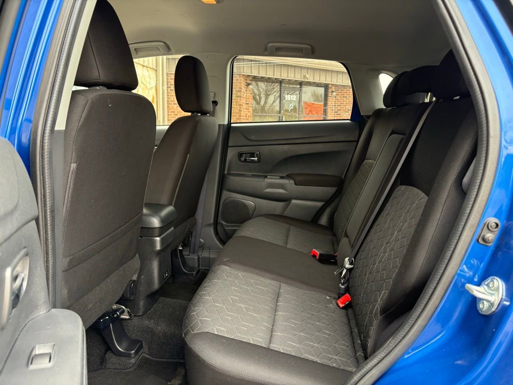 Used 2025 Mitsubishi Outlander Sport LE image 35