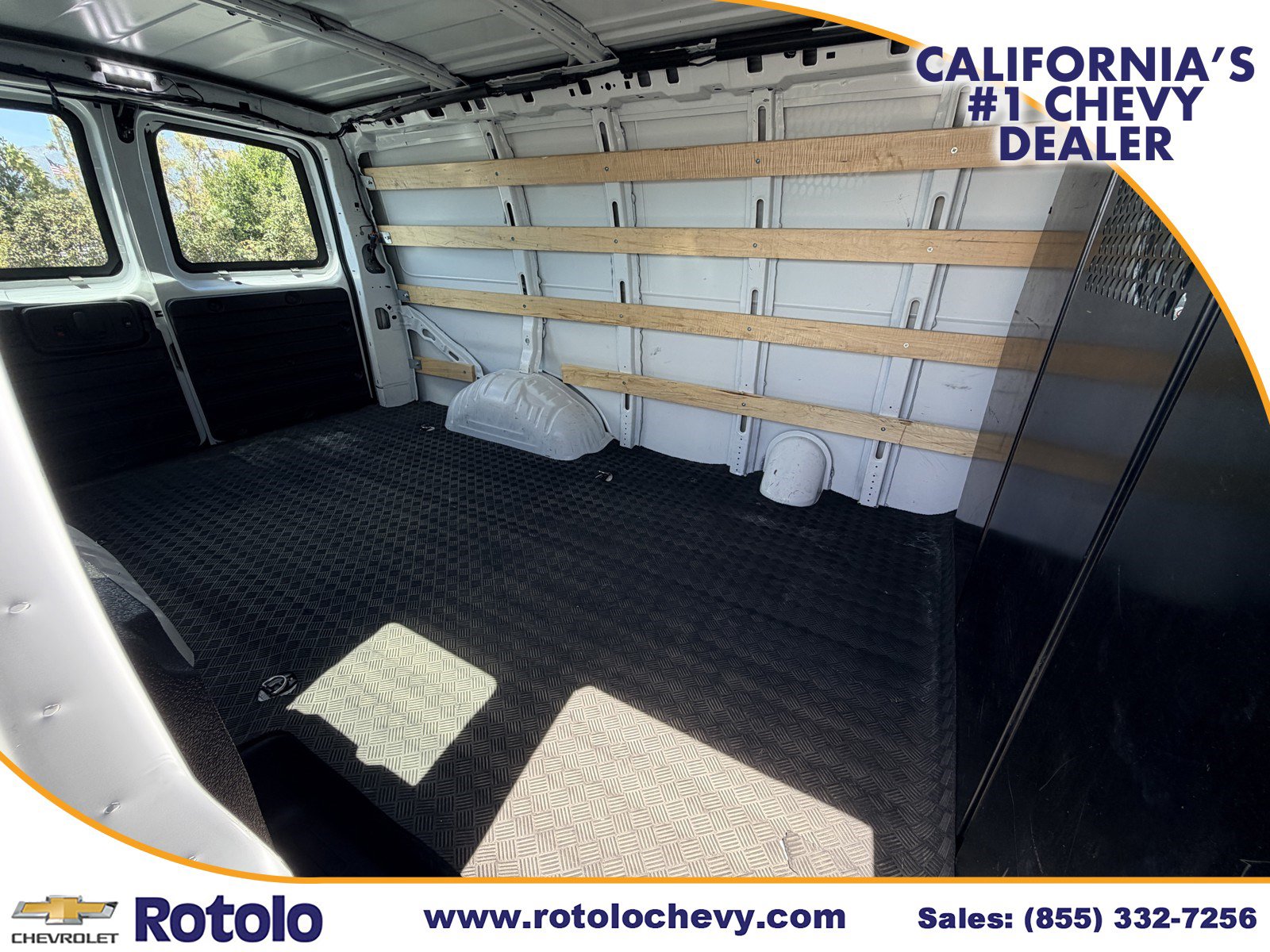 Used 2025 Chevrolet Express 2500 w/ Driver Convenience Package RWD image 10