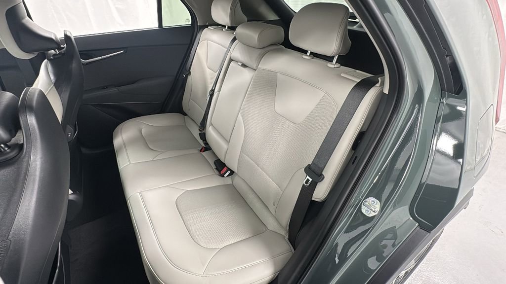 New 2025 Kia Niro EX image 12