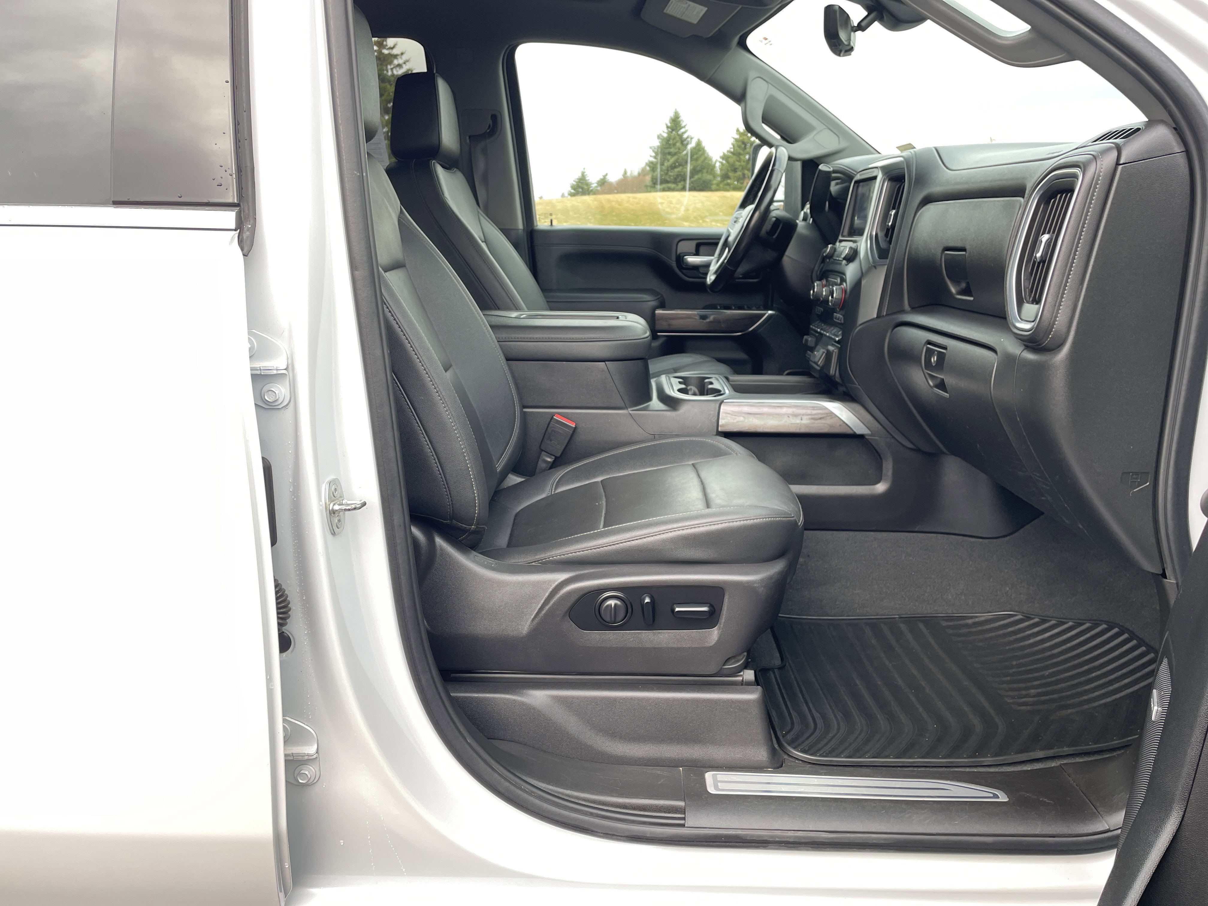 Used 2021 Chevrolet Silverado 3500 LTZ w/ LTZ Premium Package AWD/4WD image 26