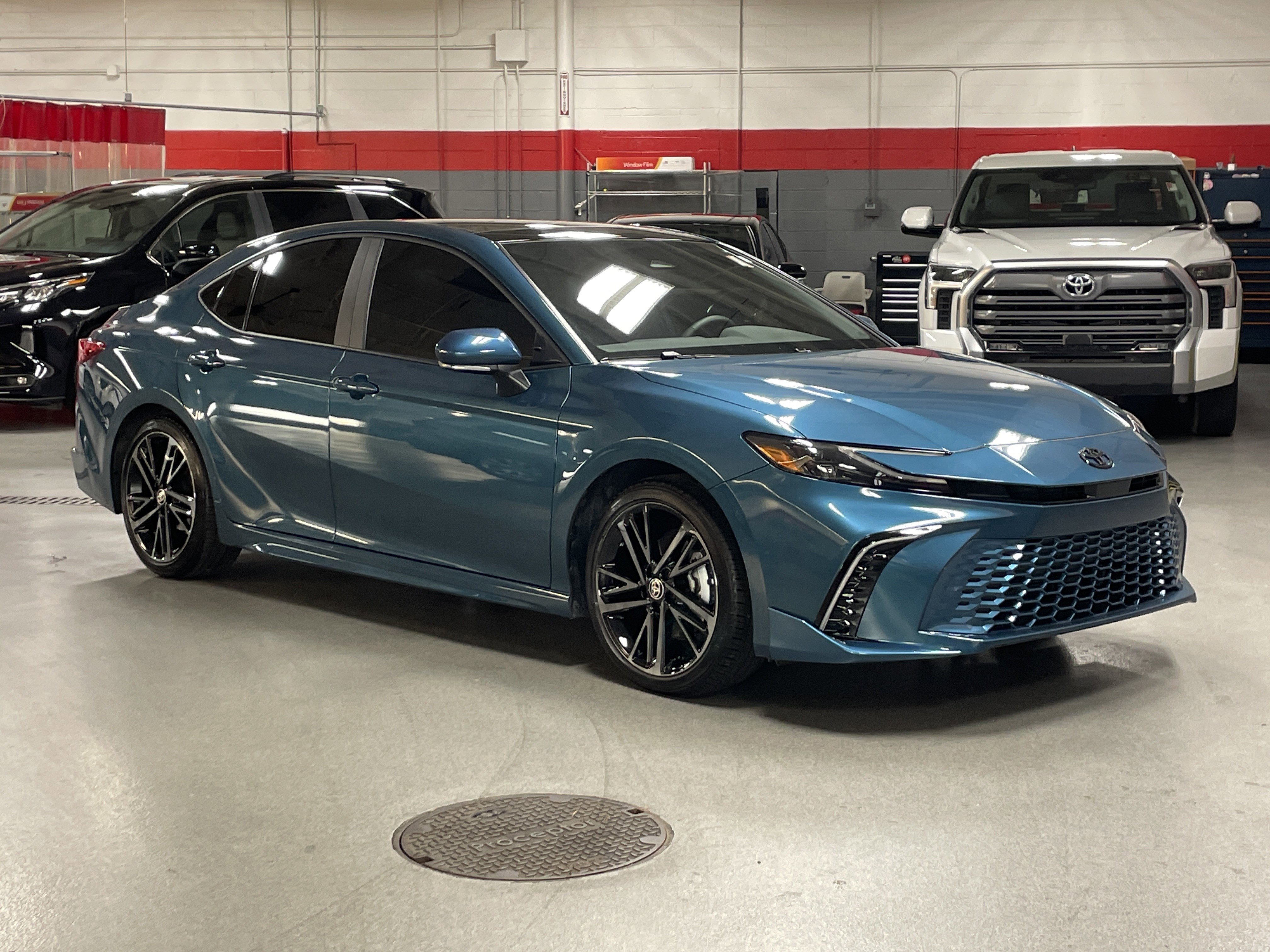 Used 2025 Toyota Camry XSE image 2