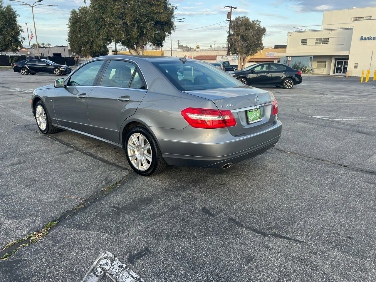 Used 2012 Mercedes-Benz E 350 4MATIC Sedan image 3