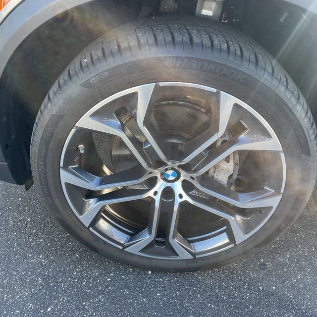 Used 2024 BMW X5 xDrive40i w/ Premium Package image 13