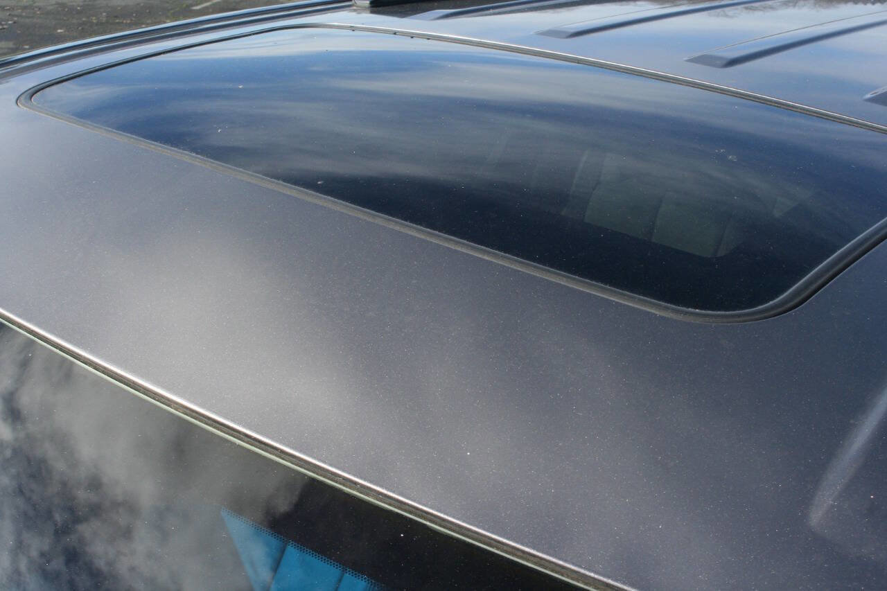 Used 2014 Toyota Sienna XLE image 5