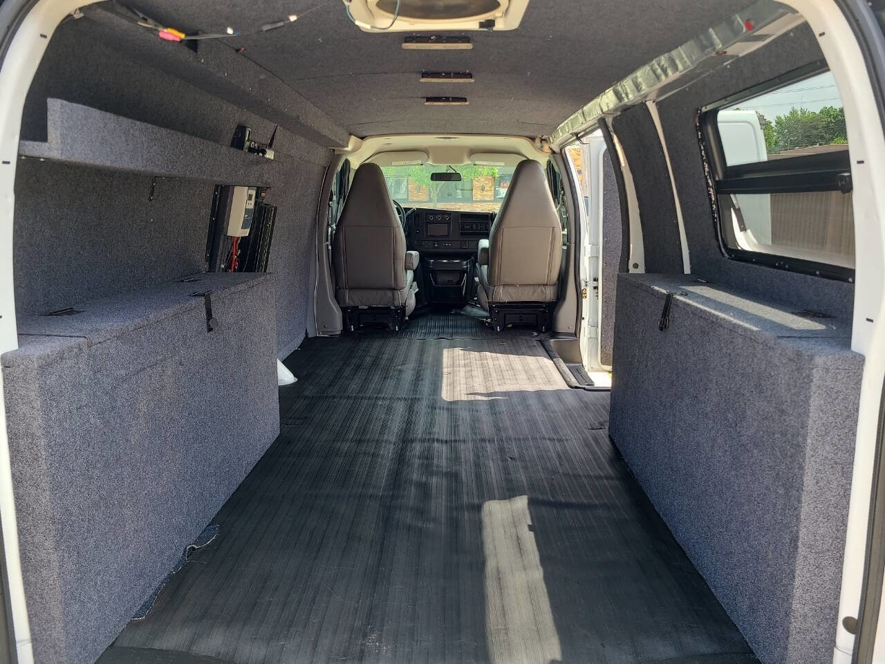 Used 2018 Chevrolet Express 2500 2500 3dr Extended Cargo Van image 34