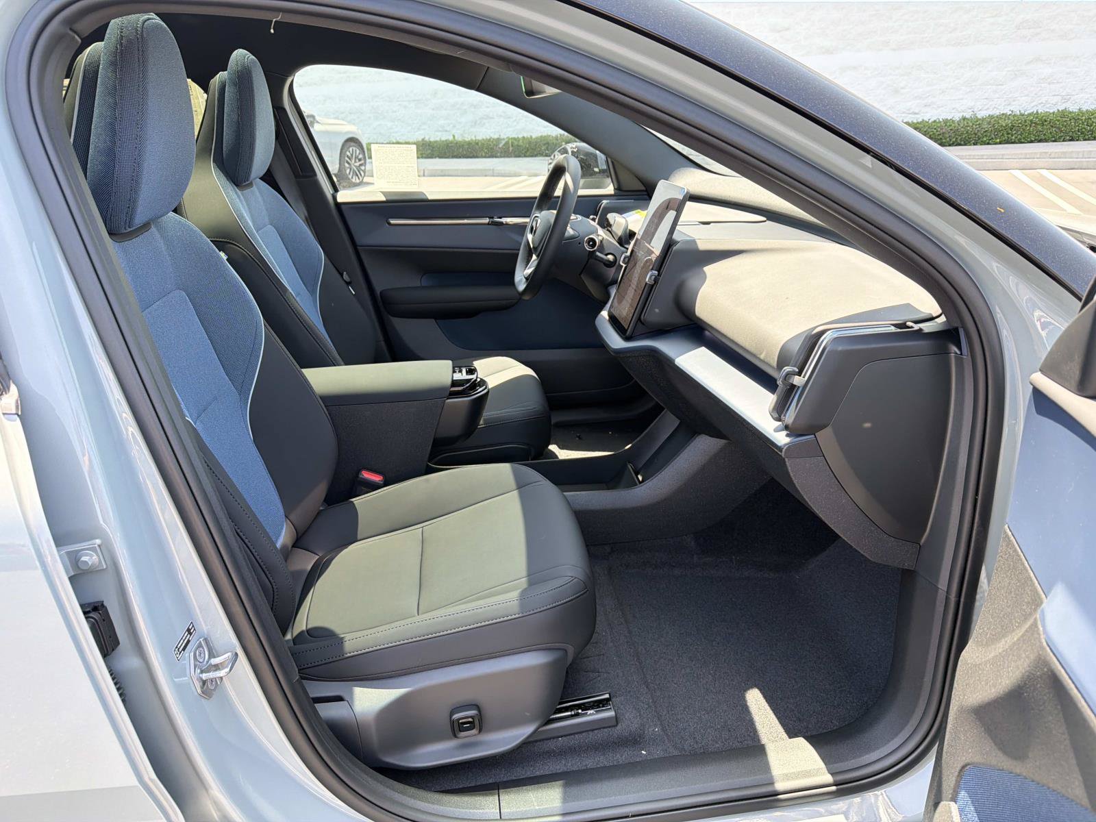 New 2026 Volvo EX30 Plus w/ Climate Package AWD/4WD image 20