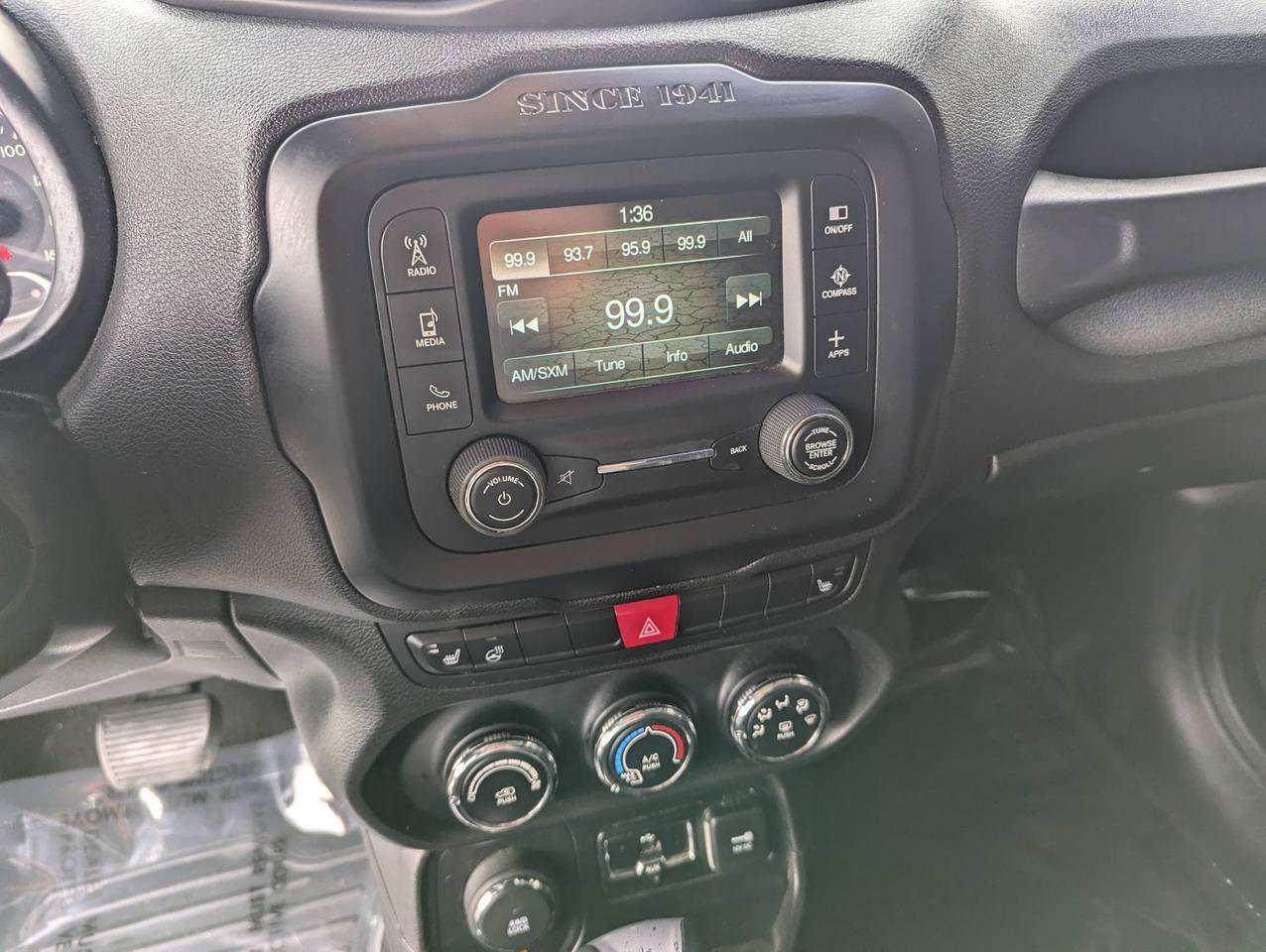 Used 2017 Jeep Renegade Latitude w/ Cold Weather Group AWD/4WD image 19