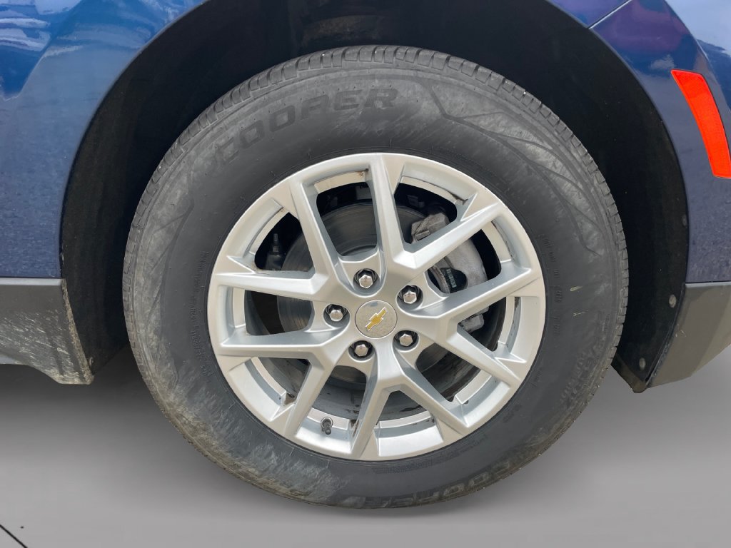 Used 2022 Chevrolet Equinox LS AWD/4WD image 9