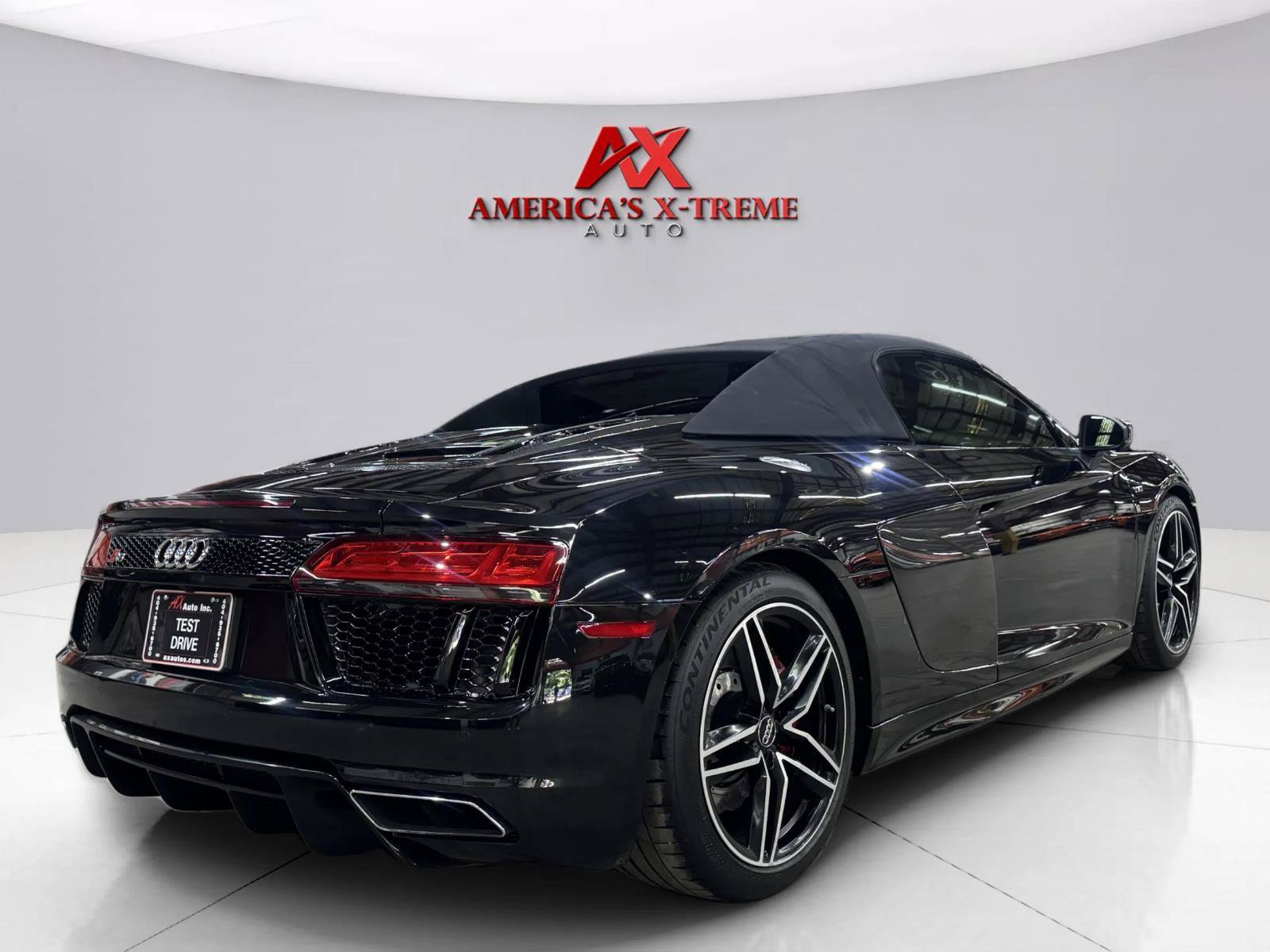 Used 2017 Audi R8 V10 w/ Carbon Exterior Package AWD/4WD image 17
