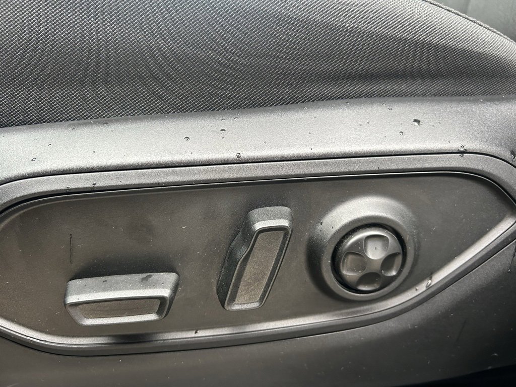 Used 2025 Jeep Grand Cherokee L Laredo w/ Luxury Tech Group I image 13