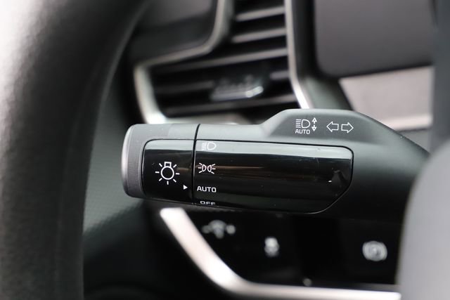 Used 2025 Kia Sportage LX image 29