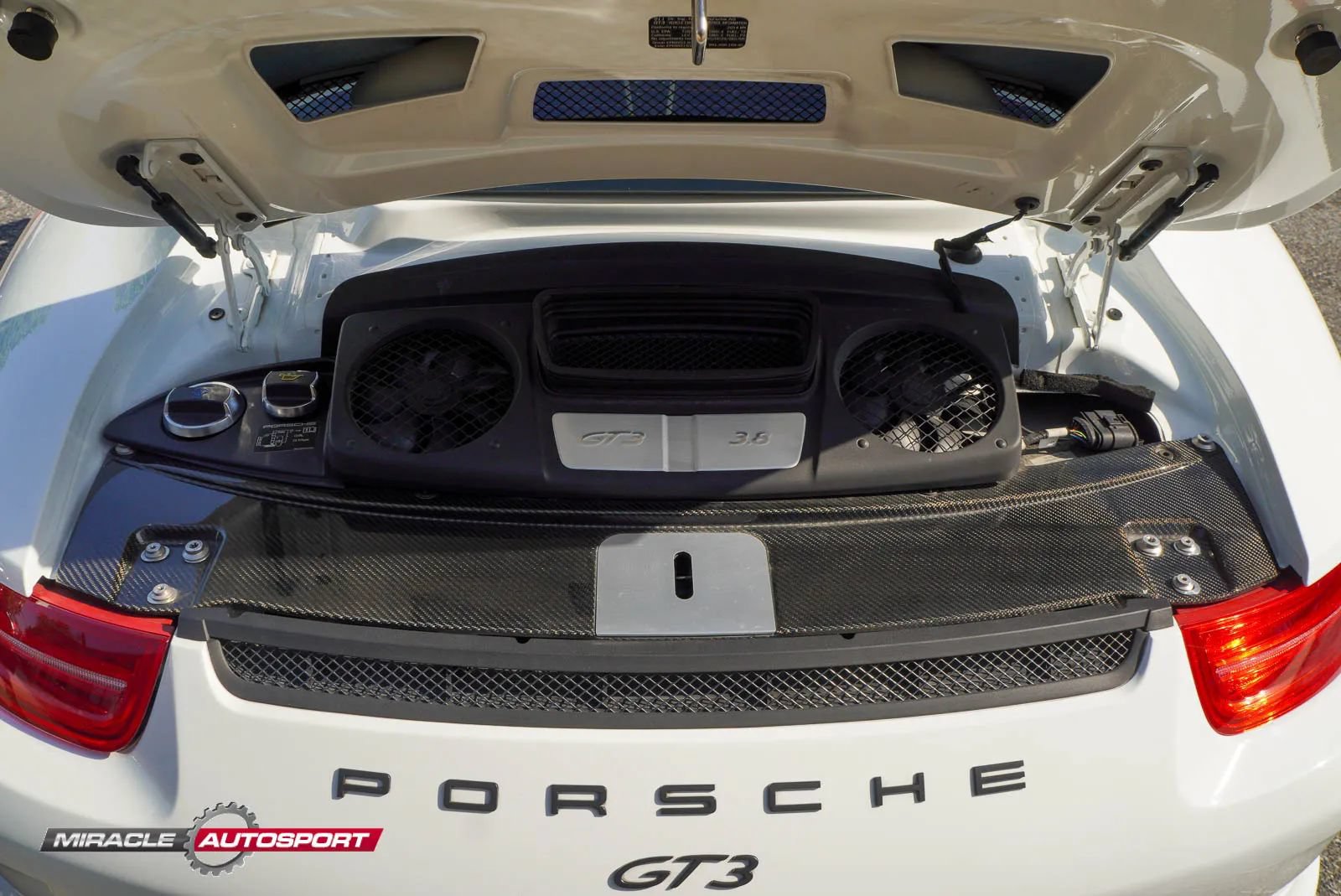 Used 2014 Porsche 911 GT3 w/ Sound Package Plus RWD image 15