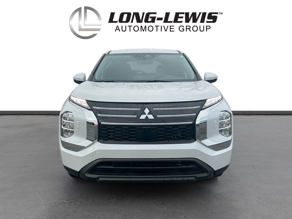 Used 2025 Mitsubishi Outlander ES image 8