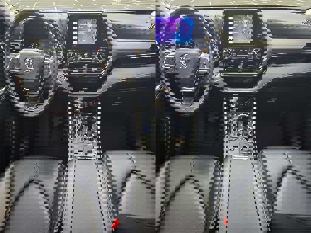 Used 2023 Toyota Highlander XLE image 9