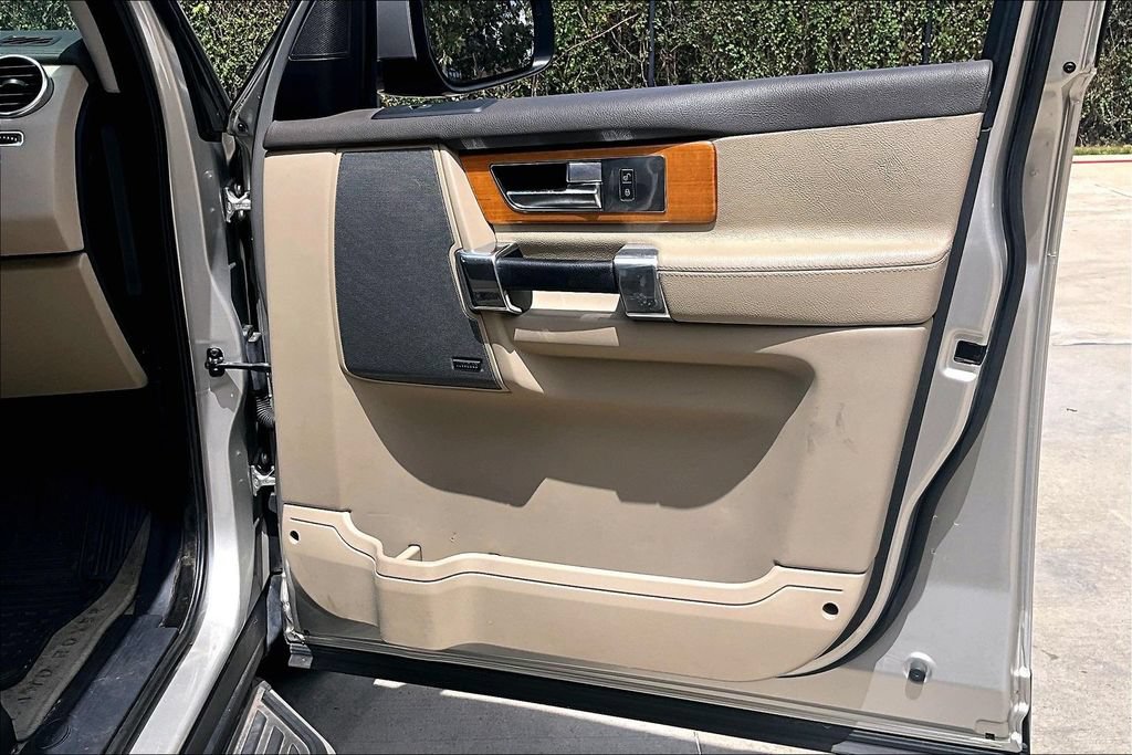 Used 2015 Land Rover LR4 HSE AWD/4WD image 25