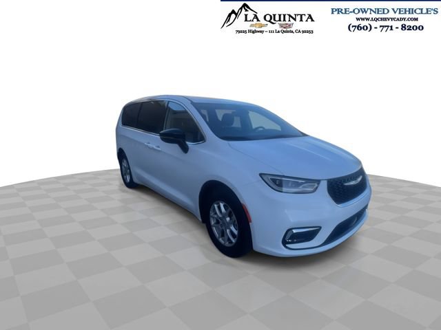 Used 2024 Chrysler Pacifica Touring-L FWD image 6