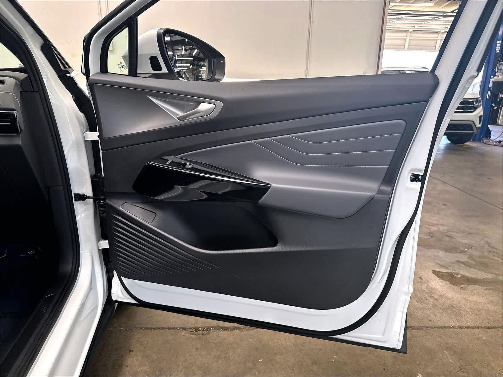 Used 2023 Volkswagen ID.4 Pro S RWD image 30
