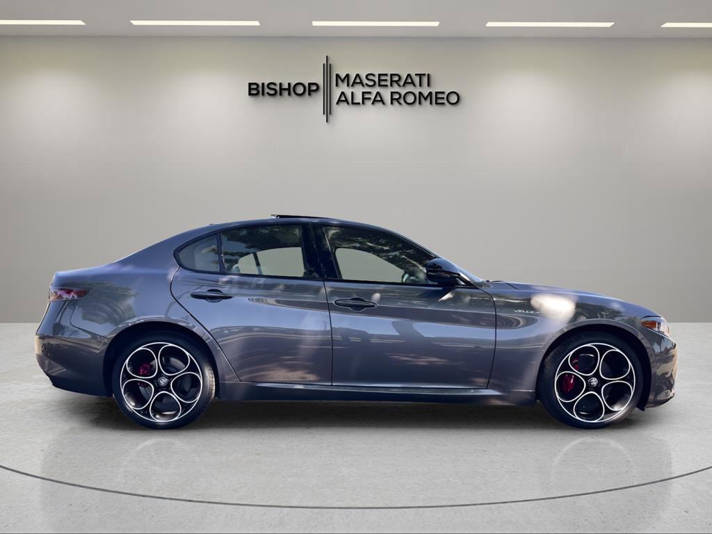 Used 2024 Alfa Romeo Giulia Veloce image 7