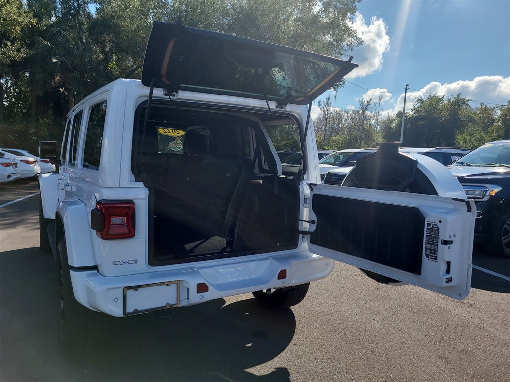 Used 2022 Jeep Wrangler Unlimited Sahara image 7