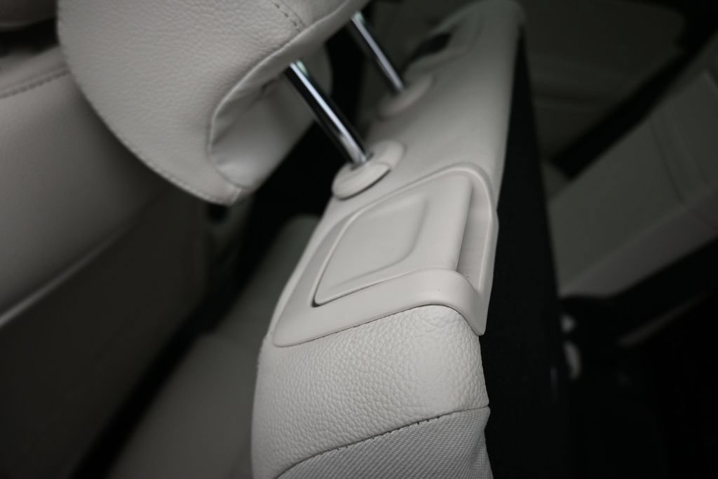 Used 2022 Mercedes-Benz GLB 250 4MATIC image 40