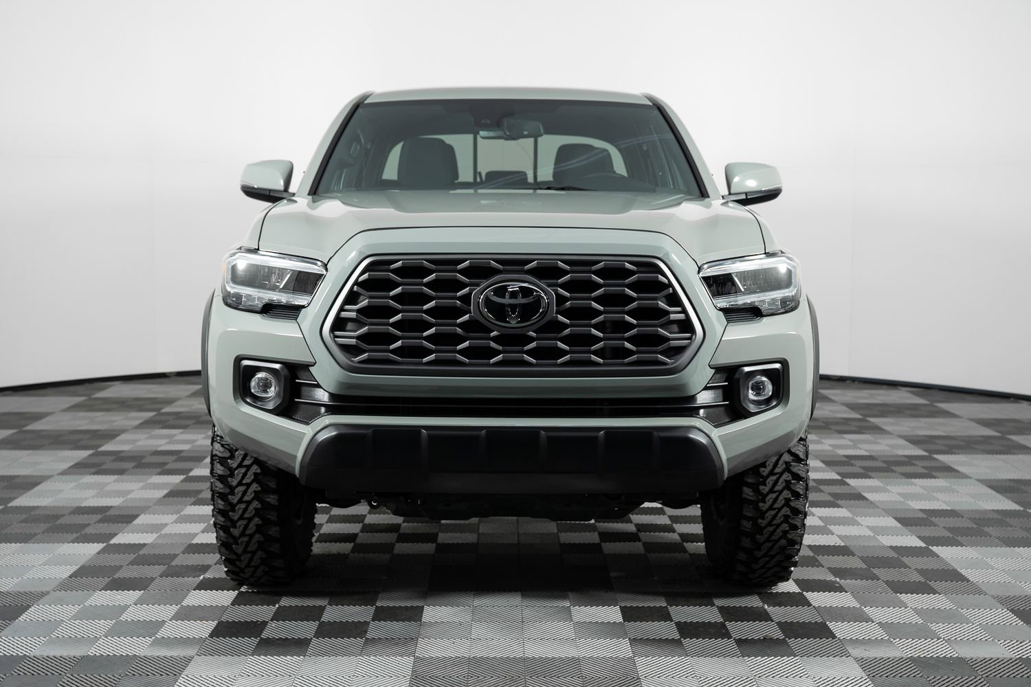 Used 2023 Toyota Tacoma TRD Off-Road image 11