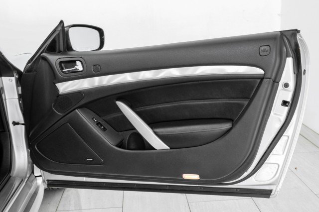 Used 2011 INFINITI G37 Convertible w/ Premium Pkg RWD image 39