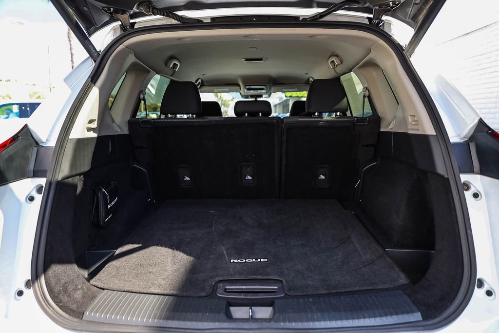 Used 2024 Nissan Rogue SV FWD image 20