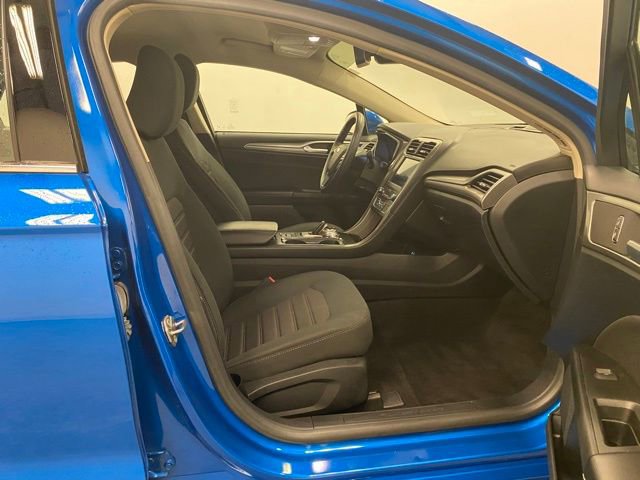 Used 2020 Ford Fusion SE image 27