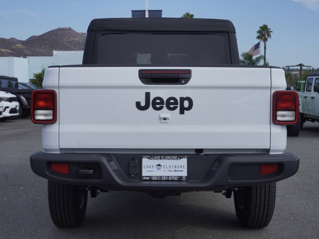 New 2025 Jeep Gladiator Sport S image 5