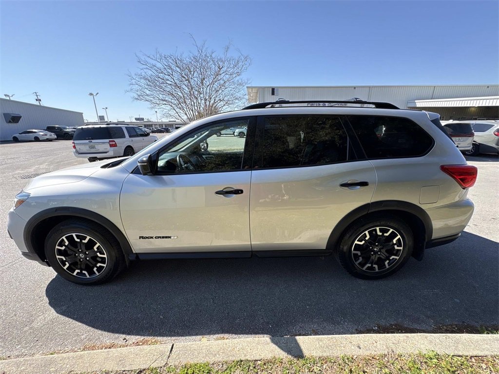 Used 2019 Nissan Pathfinder SL w/ Rock Creek Edition image 2