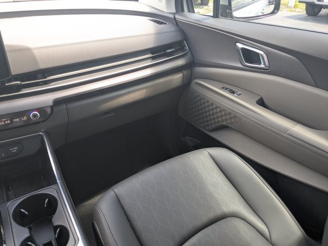 Certified 2026 Kia Carnival SX FWD image 17