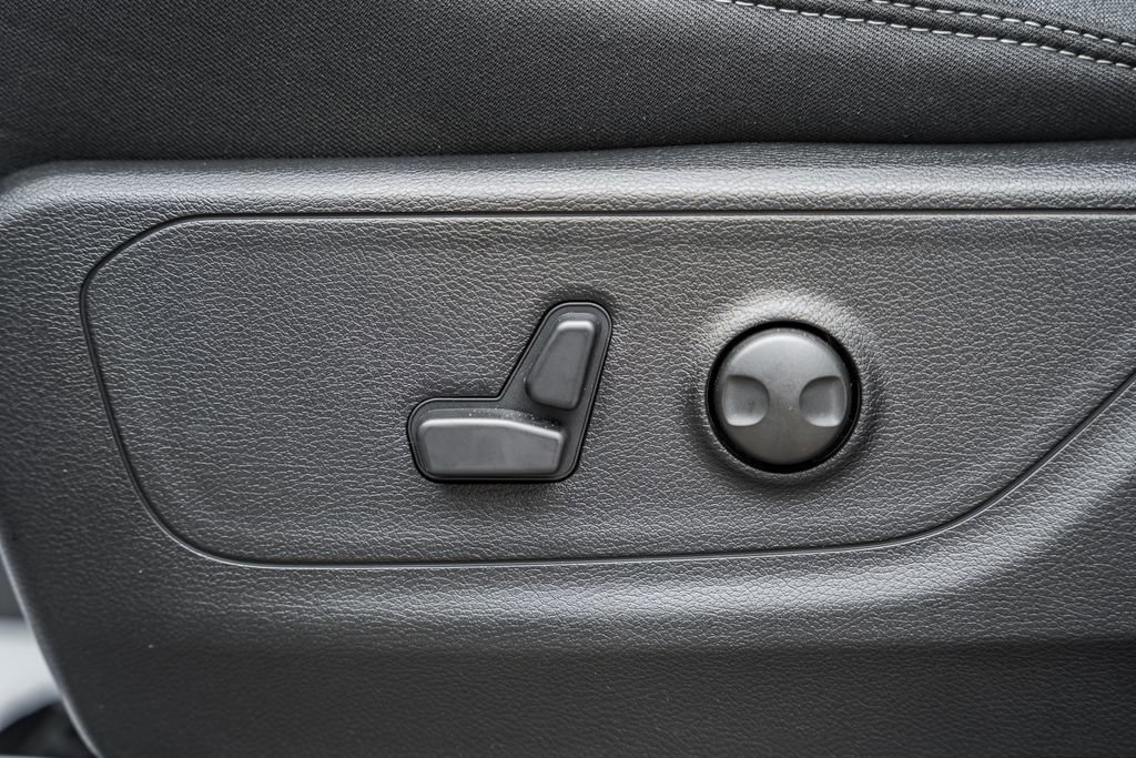 New 2026 RAM 1500 4x4 Crew Cab image 37