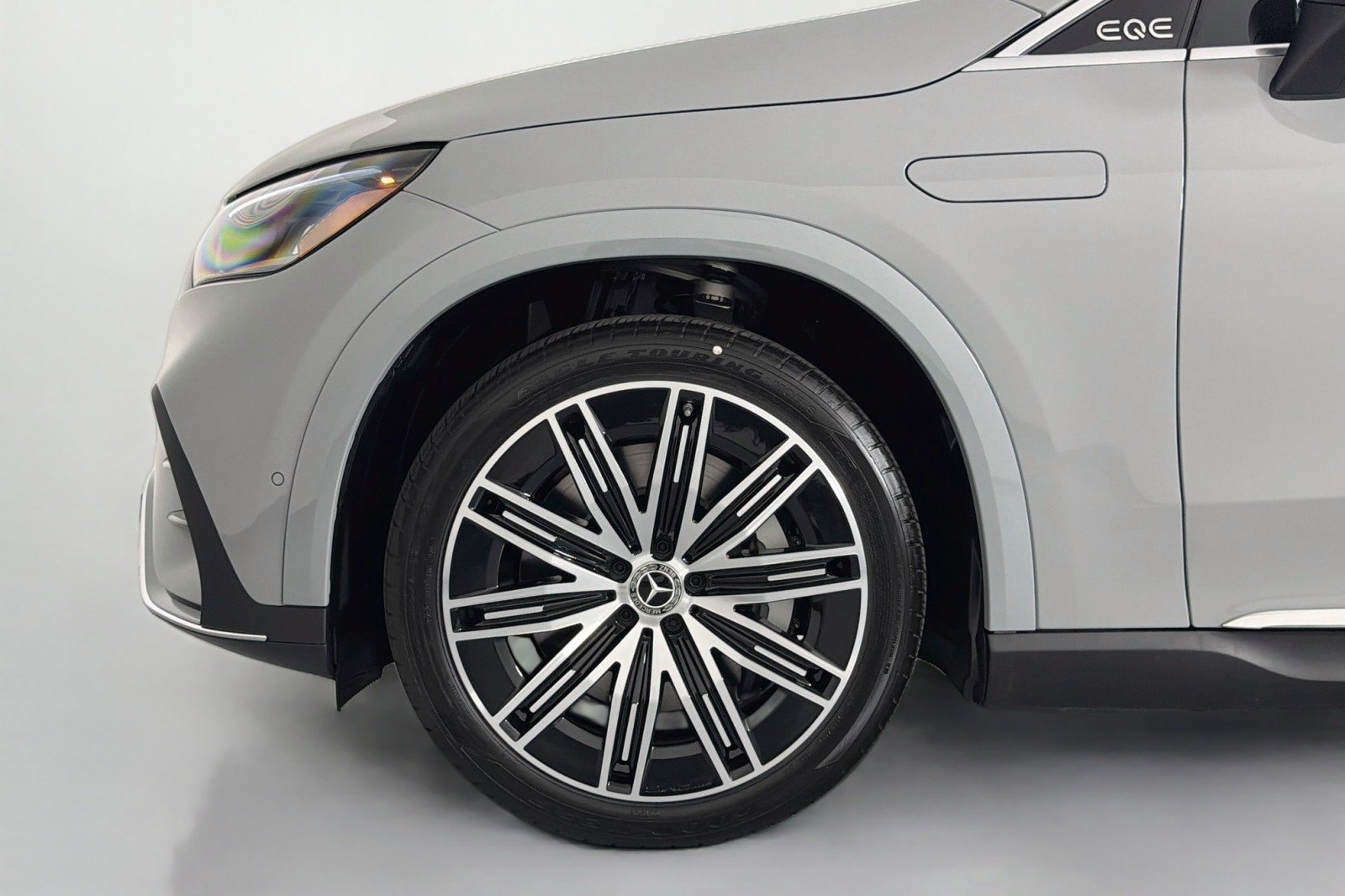 New 2027 Mercedes-Benz EQE 320+ SUV image 9