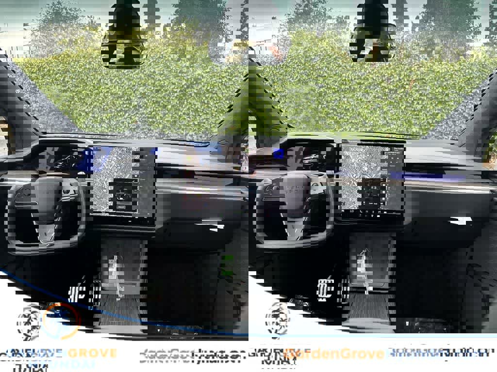 Used 2023 Tesla Model X image 2