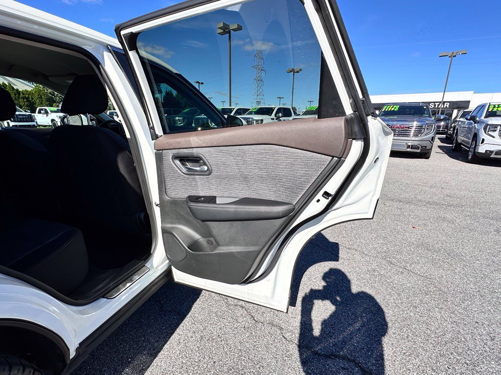 Used 2023 Nissan Rogue SV AWD/4WD image 18