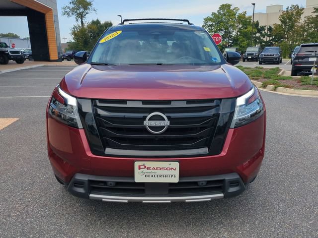 Used 2023 Nissan Pathfinder SL w/ SL Premium Package AWD/4WD image 9