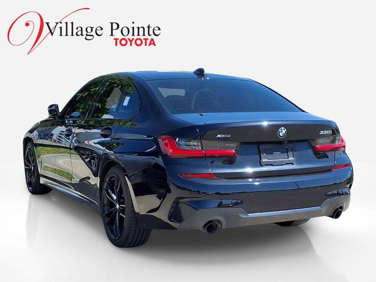 Used 2021 BMW 330i xDrive Sedan w/ M Sport Package AWD/4WD image 4
