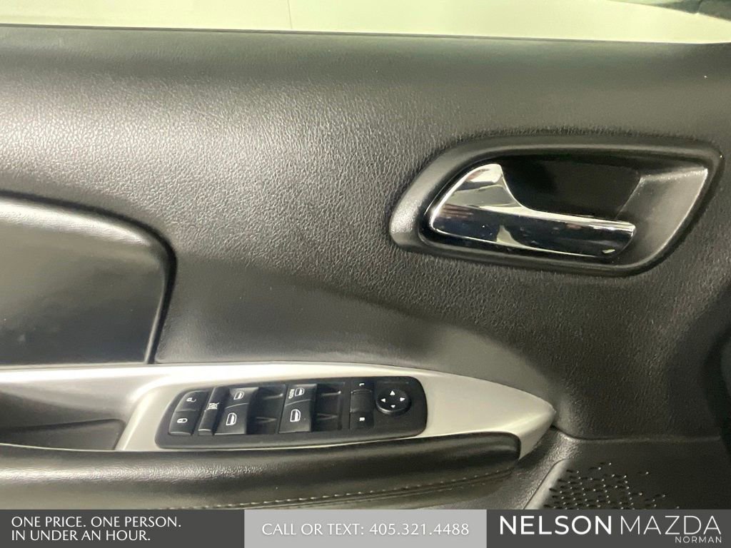 Used 2018 Dodge Journey SXT FWD image 17