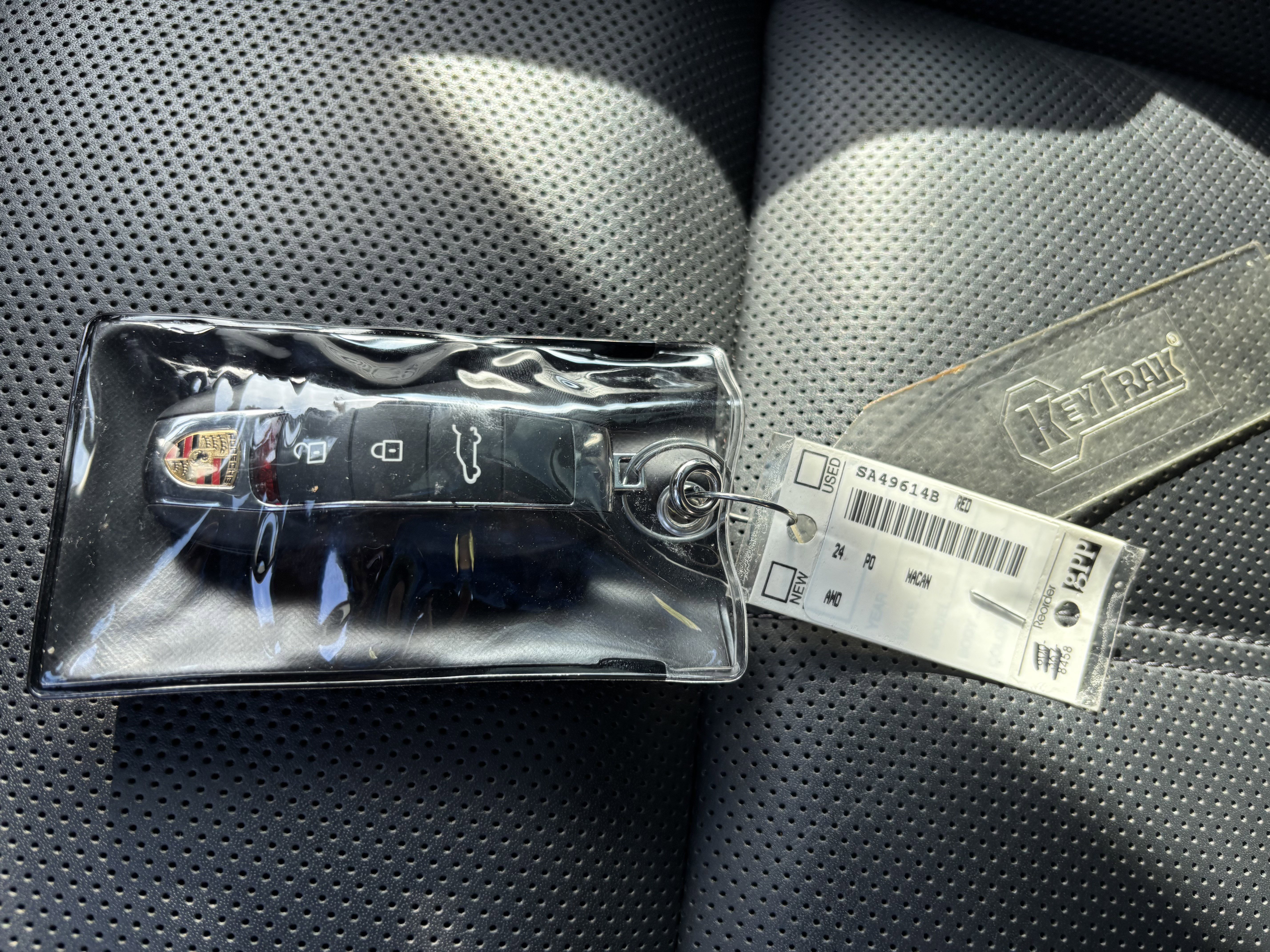 Used 2024 Porsche Macan image 38