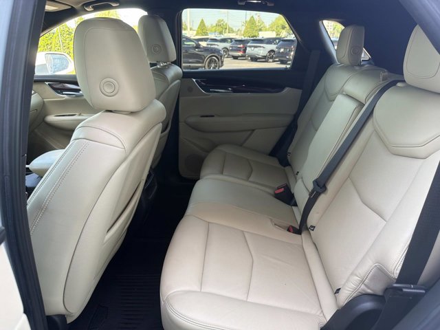Used 2018 Cadillac XT5 Luxury w/ Driver Awareness Package FWD image 16