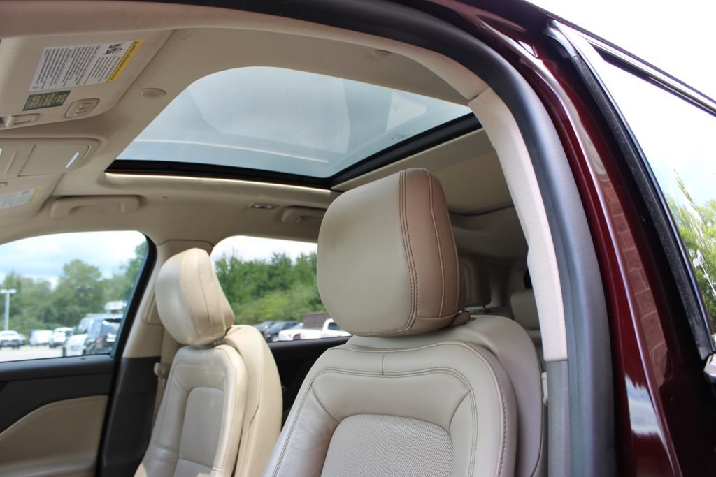Used 2020 Lincoln Corsair AWD w/ Premium Package image 27