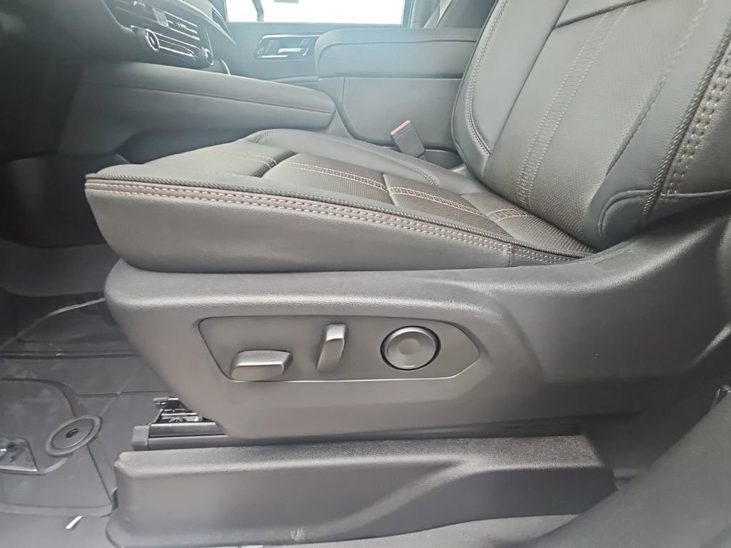 New 2026 Chevrolet Suburban High Country image 16