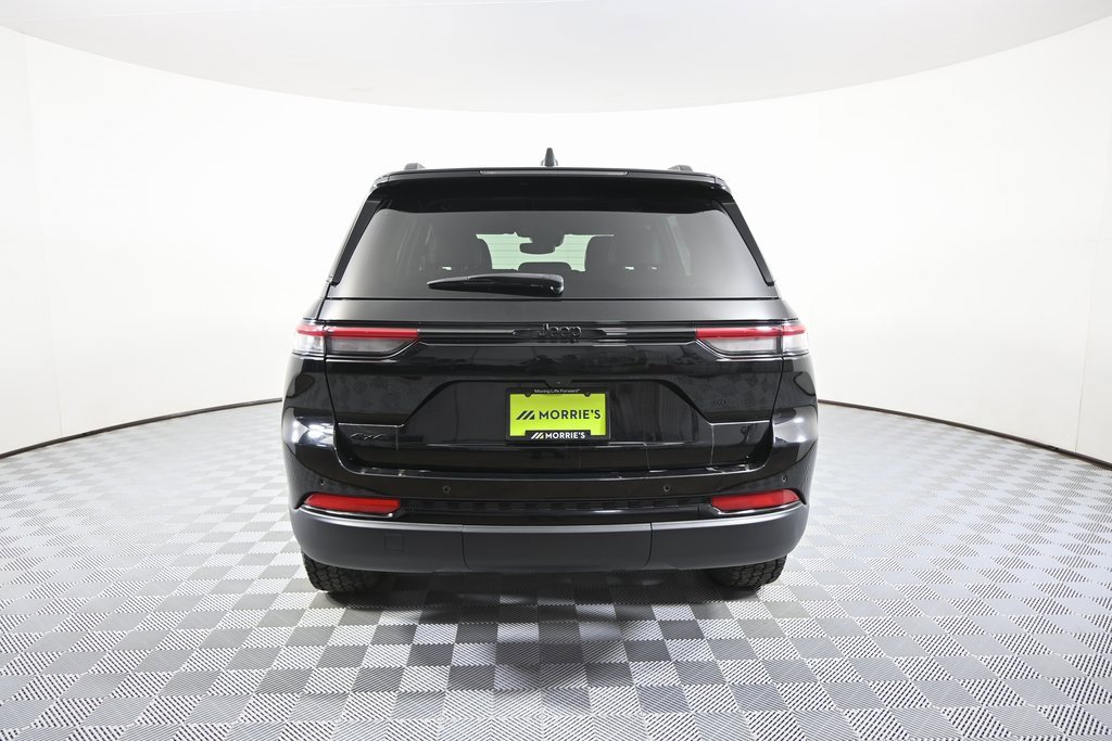 Used 2024 Jeep Grand Cherokee Altitude image 5