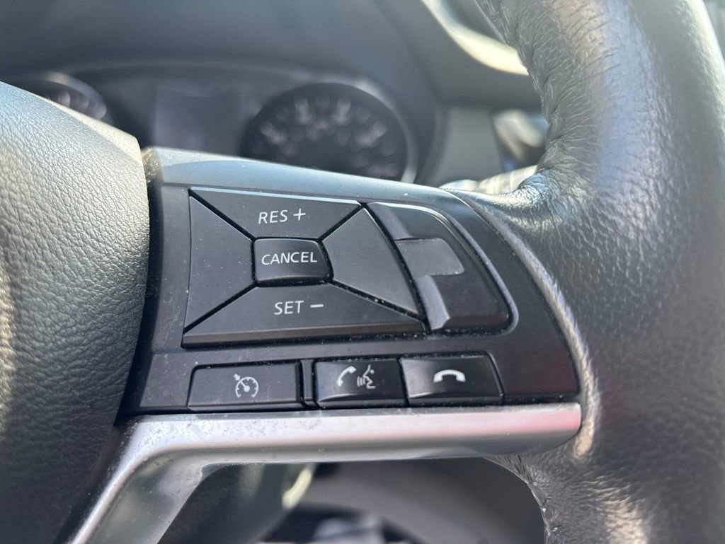 Used 2017 Nissan Rogue SV w/ SV Premium Package AWD/4WD image 20