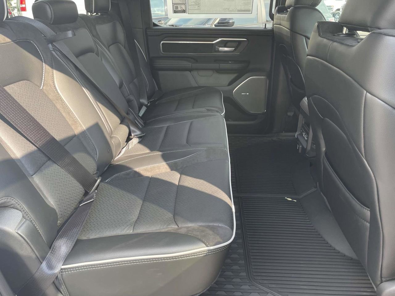 New 2026 RAM 1500 Laramie AWD/4WD image 32