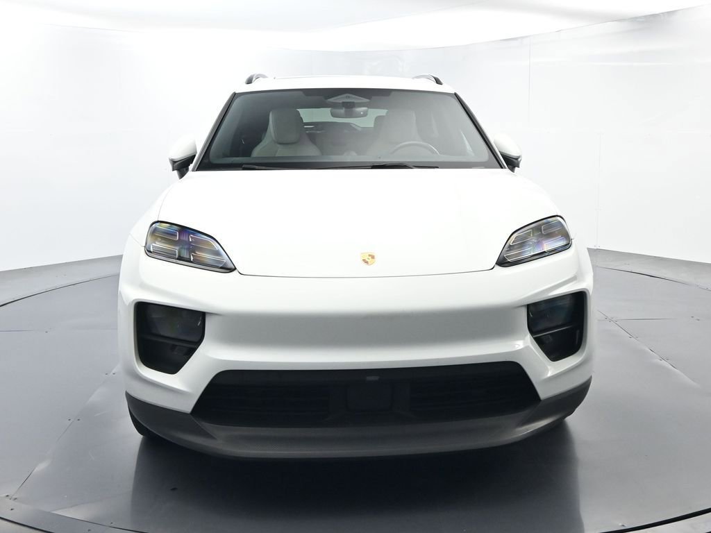 Certified 2025 Porsche Macan Electric image 18