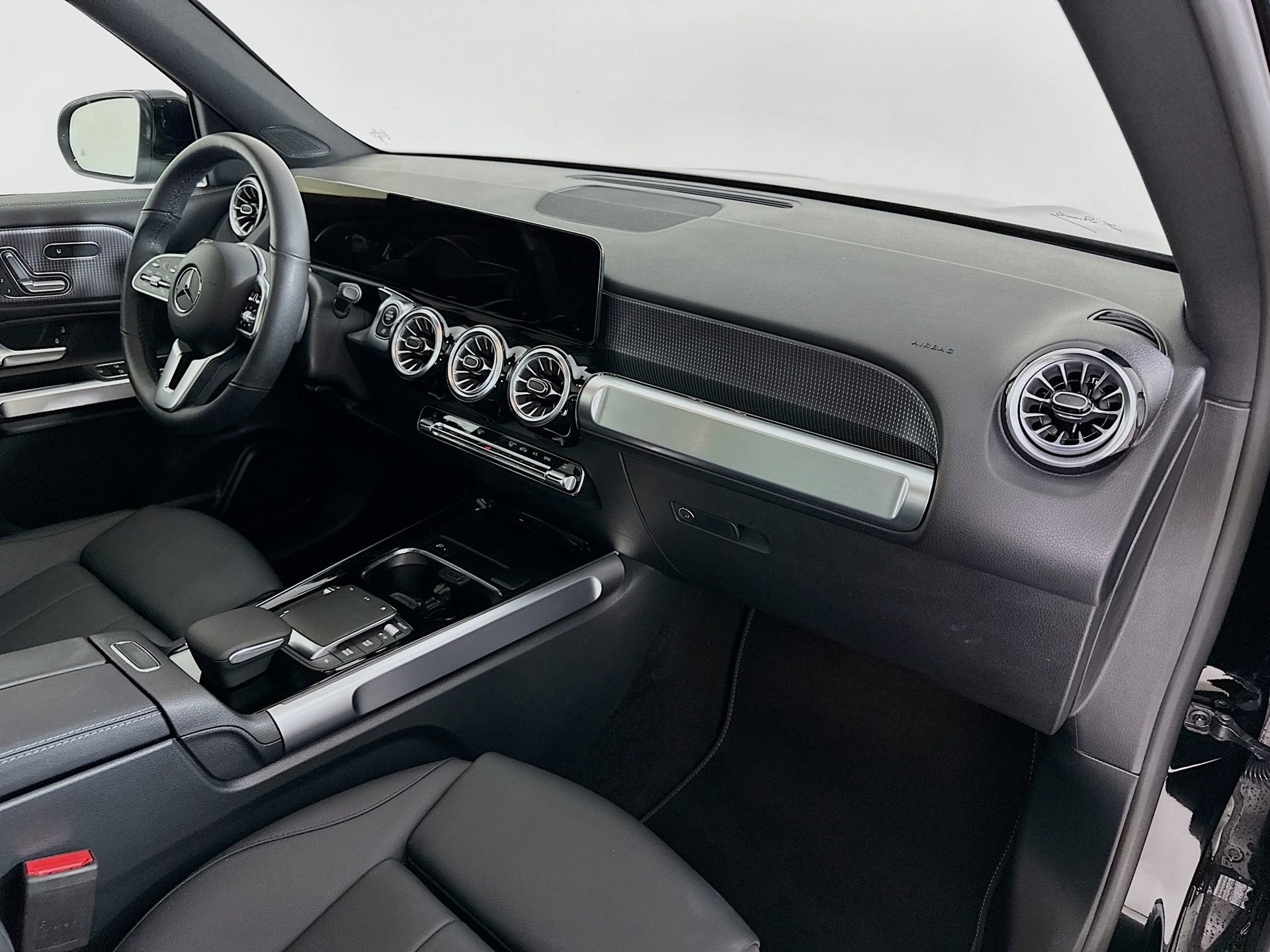 Certified 2023 Mercedes-Benz GLB 250 image 29