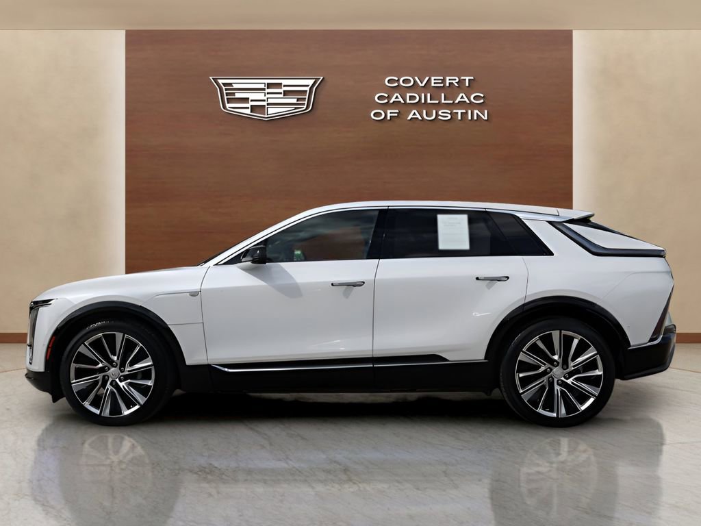 Used 2025 Cadillac Lyriq Luxury w/ LPO, Floor Liner Package image 2